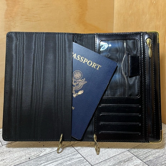 Vintage Deluxe Black Leather Passport Wallet - Picture 1 of 10